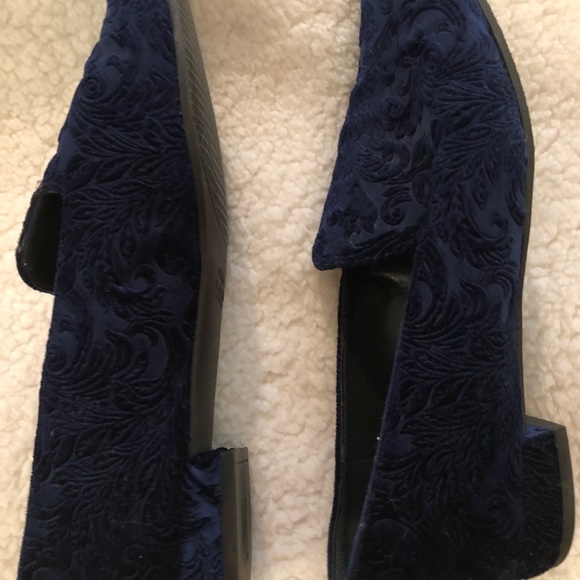 Blue suede Stuart Weitzman shoes. Worn once in EXCELLENT condition!! - Picture 4 of 6